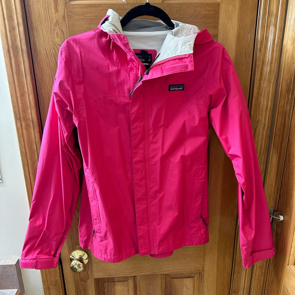 Women’s lightweight rain jacket